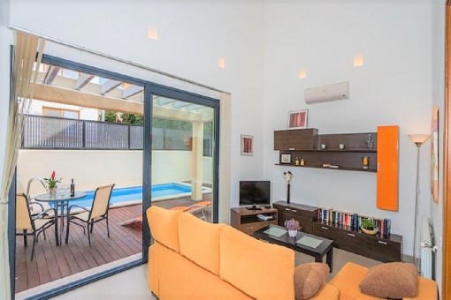 Haus mit Pool, Meerblick und Ferienwohnungslizenz für 6 Personen in