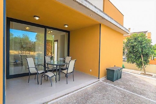 Haus mit Pool, Meerblick und Ferienwohnungslizenz für 6 Personen in