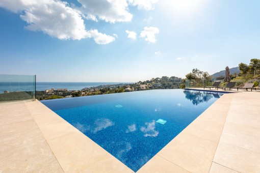 Luxuriöses Neubau-Duplex-Penthouse in Genova mit gigantischen Blick übers Meer und Palma