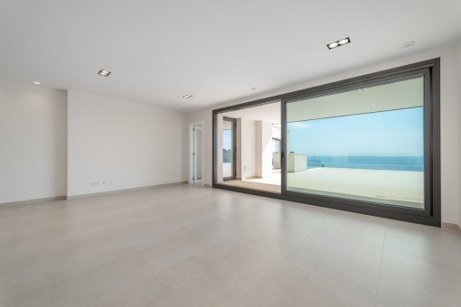 Großer Wohnbereich mit Terrassenzugang
