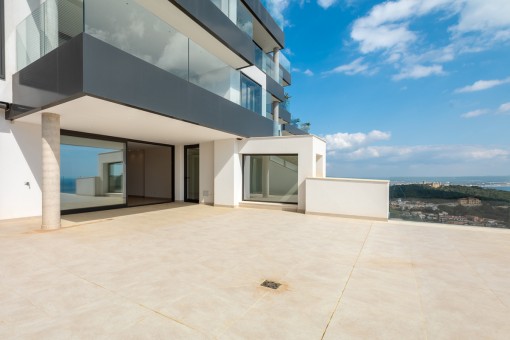 Große 100 qm Terrasse