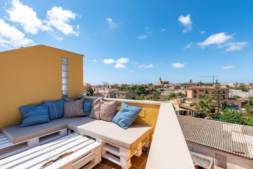 Sehr schönes und modernes Reihenhaus mit Patio und großer Dachterrasse in Santanyi