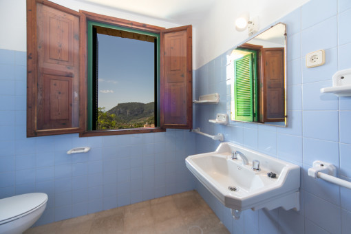 Eines von 5 Badezimmer