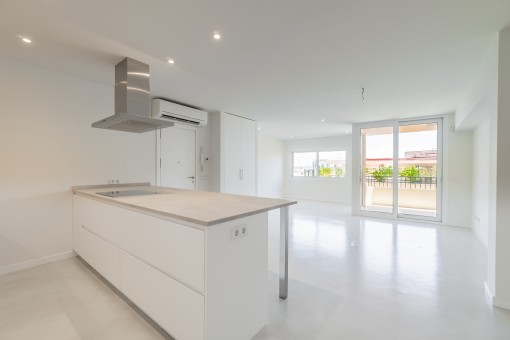 Schönes modernes und komplett neu renoviertes Apartment mit