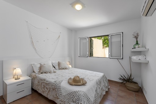 Gepflegte Wohnung mit Pool auf dem Dach und Meerblick nur wenige Meter