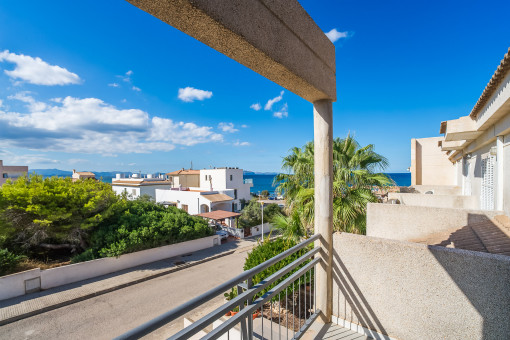 Renovierungsbedürftiges Reihenhaus in ruhiger Wohnlage mit Meerblick in Son Serra de Marina