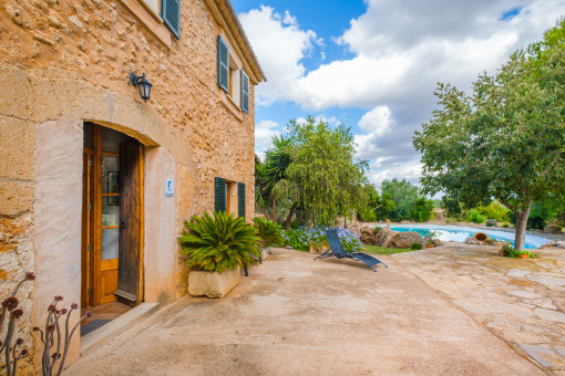 Finca mit Ferienvermietlizenz, eigenem Weinberg und Möglichkeit des Baus eines zweiten Wohnhauses in Sencelles