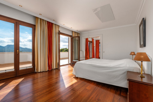 Doppelschlafzimmer mit Balkon Zugang