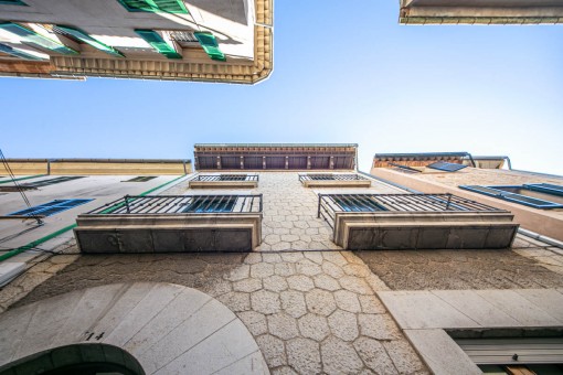 Großes Haus im Zentrum von Sóller mit Innenhof, Terrasse und Garage