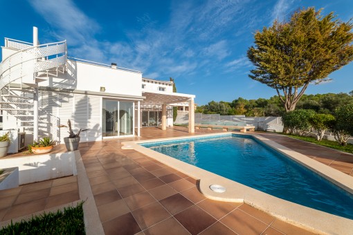 Komfortable, moderne Villa nahe Palma mit Pool und wunderschönem Blick auf Meer und ins Grüne