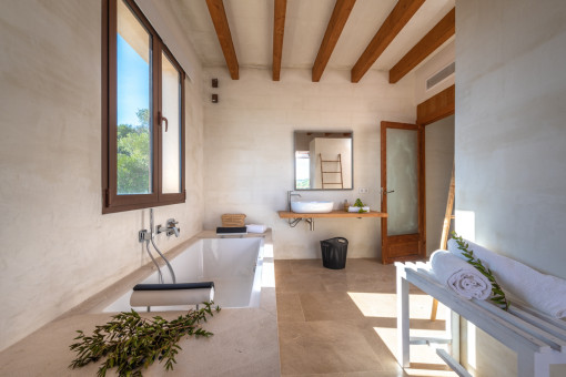Einladende Badewanne der Suite