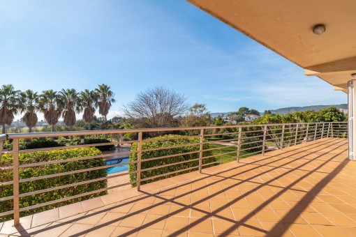 Großes Herrenhaus mit Vermietungslizenz, Pool, Terrassen, Tennisplatz