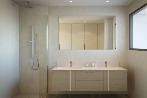 Badezimmer mit ebenerdiger Dusche