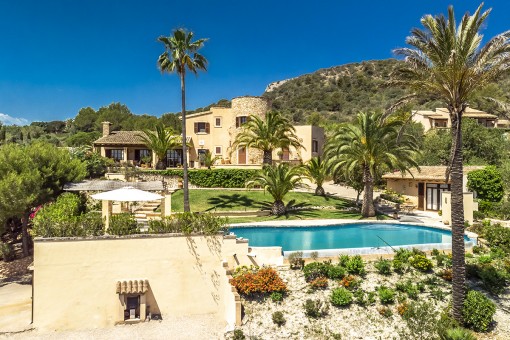 Mediterrane Finca mit einem traumhaften Blick auf das Meer und das Gebirge in S‘Alqueria Blanca