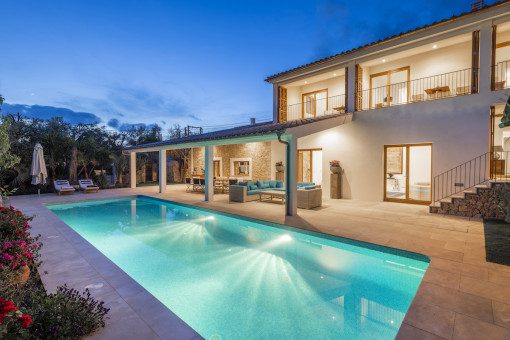 Der Pool bei Nacht