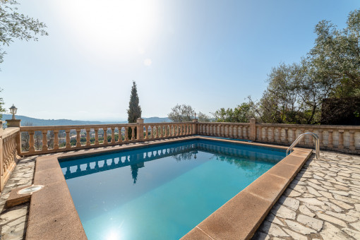 Pool mit fantastischen Weitblick