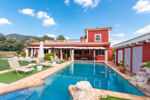 Finca mit Tennisplatz und Ferienvermietlizenz in Llucmajor