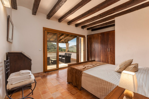 Schlafzimmer mit Balkon