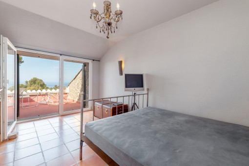 Schlafzimmer mit Terrassenzugang