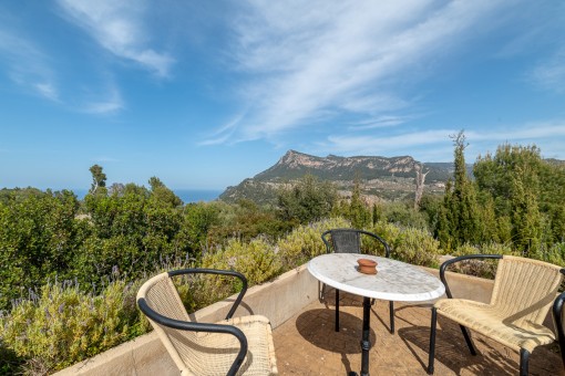 Weitere Terrasse mit Landschaftsblick