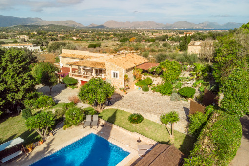 Natursteinfinca mit Panoramablick und Ferienvermietlizenz wenige Minuten vom Alcudia-Hafen entfernt