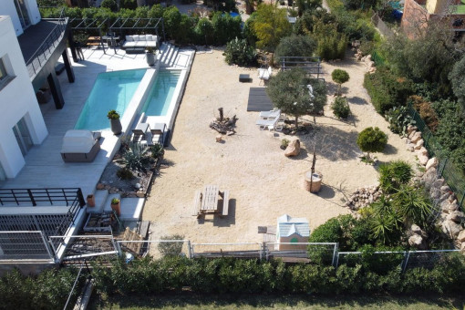 Die Villa aus der Vogelperspektive