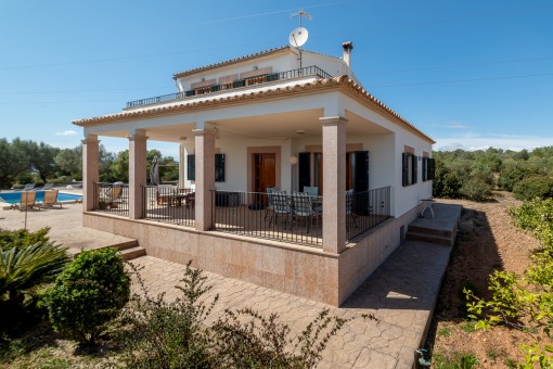 Schönes Landhaus mit Vermietungslizenz auf großem, privatem Grundstück mit Fernmeerblick in Portol