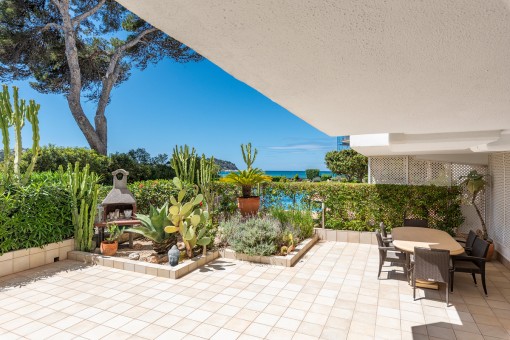 Schöne Erdgeschosswohnung mit Gemeinschaftspool, fußläufig zum Sandstrand von Santa Ponsa