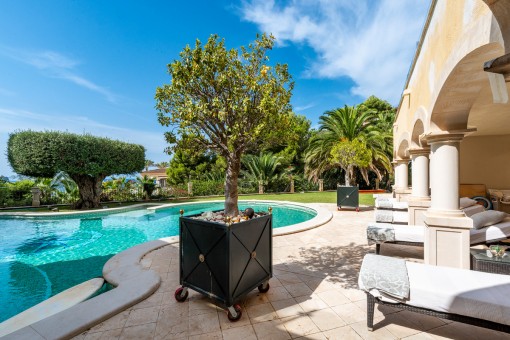 Mediterrane Poolterrasse