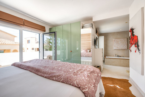 Blick zum Badezimmer en Suite