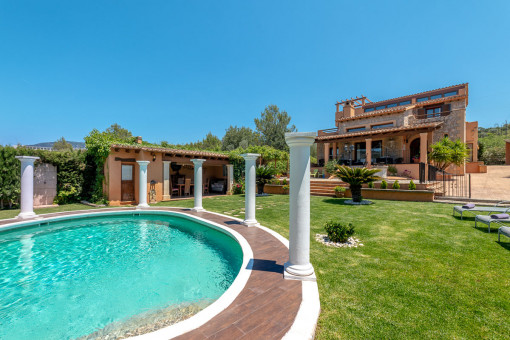 Exklusive Villa mit wunderschönem Bergblick in Bunyola