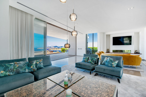 Luxusvilla in erster Meereslinie in Port Adriano