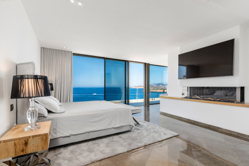 Hauptschlafzimmer mit Panorama-Meerblick