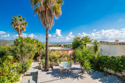 Terrasse im Garten mit Ausblick