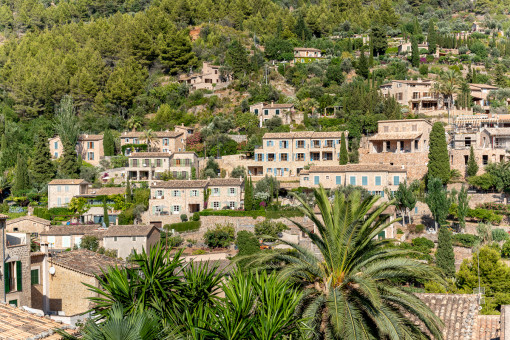Schönes Dorfhaus mit eindrucksvollem Blick nach Deià