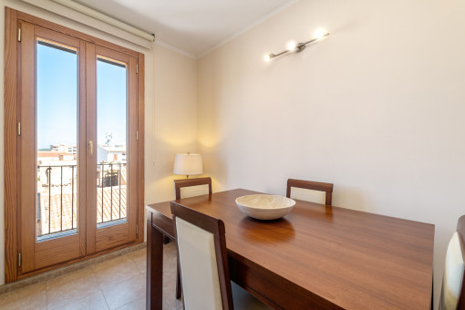 Essbereich mit französischen Balkon