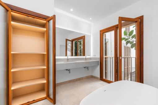 Luxuriöses Badezimmer auf der selben Etage