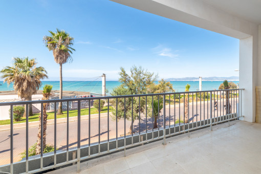 Wunderschöne, komplett sanierte Wohnung in erster Strandlinie an der Playa de Palma