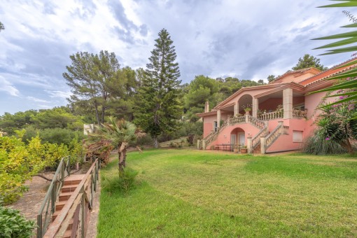 Spektakuläre Villa im klassischen Stil mit 5 Schlafzimmern, Tennisplatz und Meerblick in Canyamel