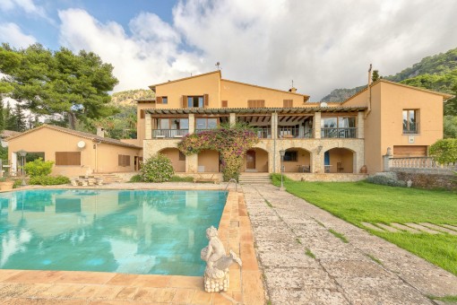 Große Villa mit Gästehaus in Valldemossa