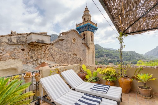 Terrasse mit Kirchblick