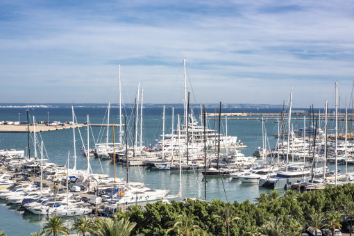 Geräumige Wohnung mit Gemeinschaftspool und Blick auf die Bucht von Palma