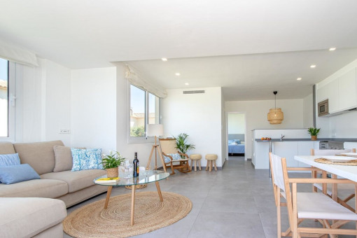 Moderner Wohn-und Essbereich