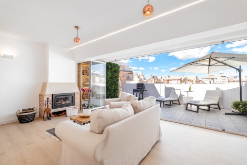 Wunderschönes komplett renoviertes Penthouse mit großer Terrasse im Herzen Palmas