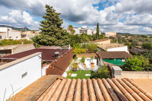 Ausblick auf die Terrasse und den Ort