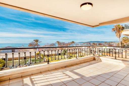 Tolle Penthousewohnung direkt am Meer in Ciudad Jardin