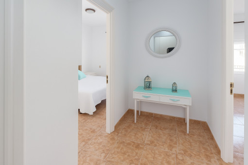 Flur mit Zugang zu den Schlafzimmern