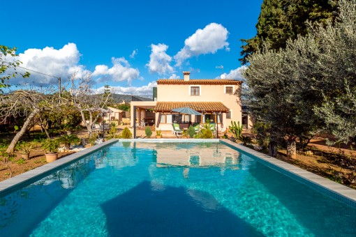 Romantische Finca mit Tramuntanablick und Pool bei Lloseta