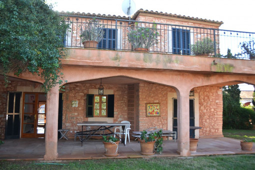 Wunderschönes Stadthaus mit Garten und Pool in Es Llombards