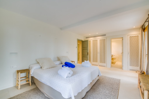 Schlafzimmer mit Badezimmer en Suite